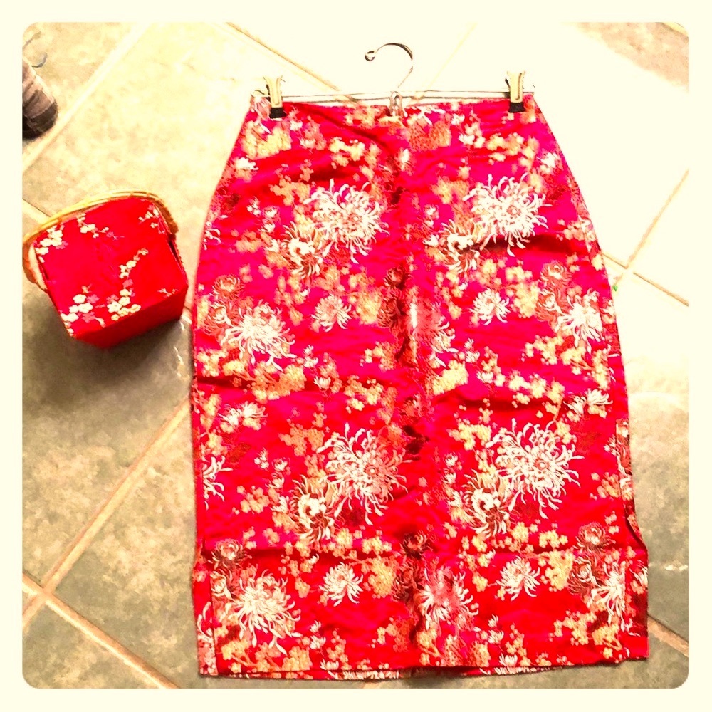 💋Date night! Silk skirt & matching bag